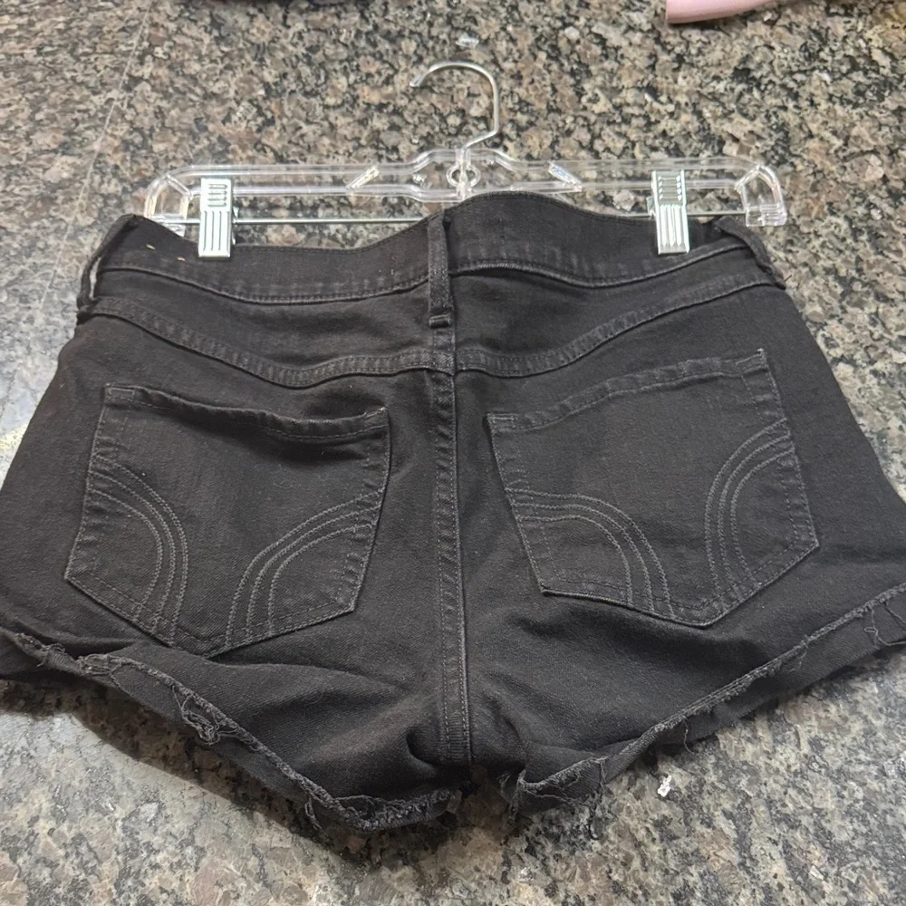 Hollister Black Denim short Jean Shorts EUC 7 / 28